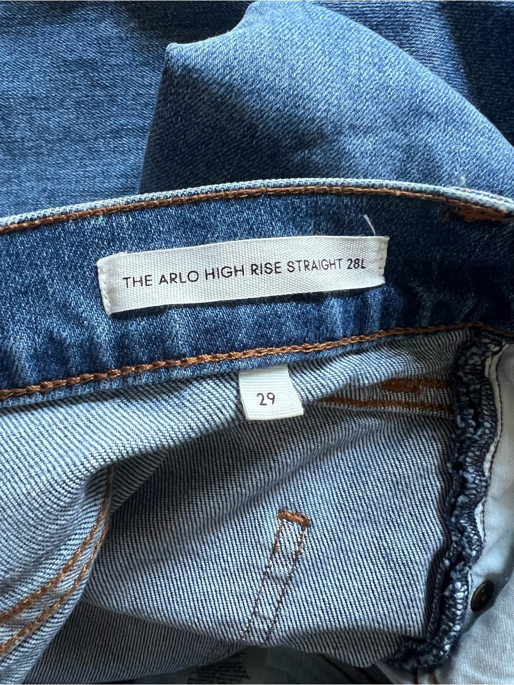 Aritzia Denim Forum The Arlo high rise Straight 28L and 29 Waist - Picture 4 of 4